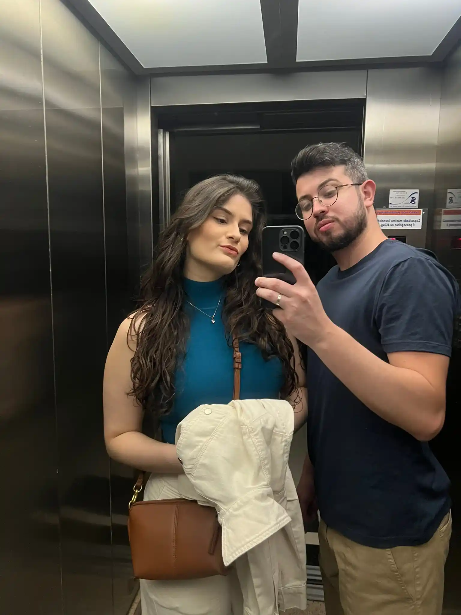 Letícia e Tsunoda selfie na montanha